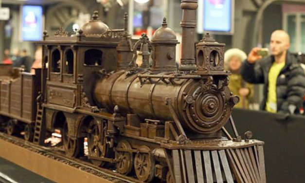 Rekor Dunia Baru: Kereta Cokelat Raksasa Karya Seniman Malta