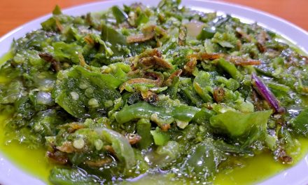 Sambal Teri Cabai Hijau Pedas Gurih Menu Praktis Bikin Ketagihan