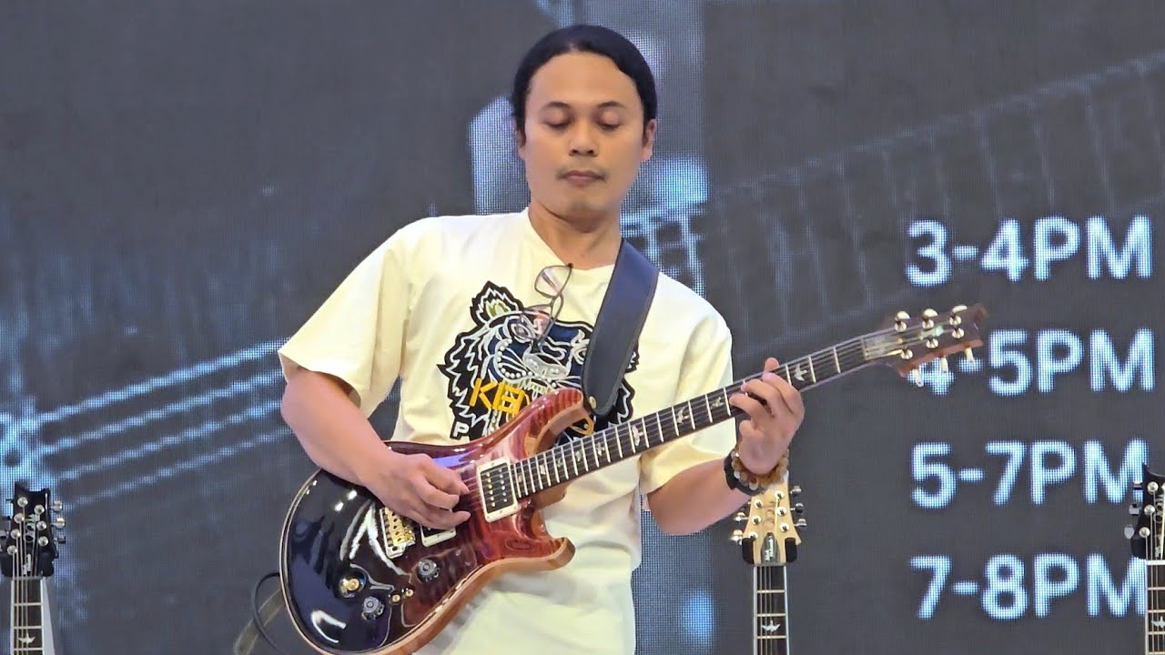 Penampilan Zendhy Kusuma